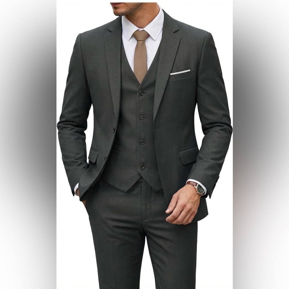 NWT Amazon Men's Dark Gray 3-Piece Suit with Pink Tie